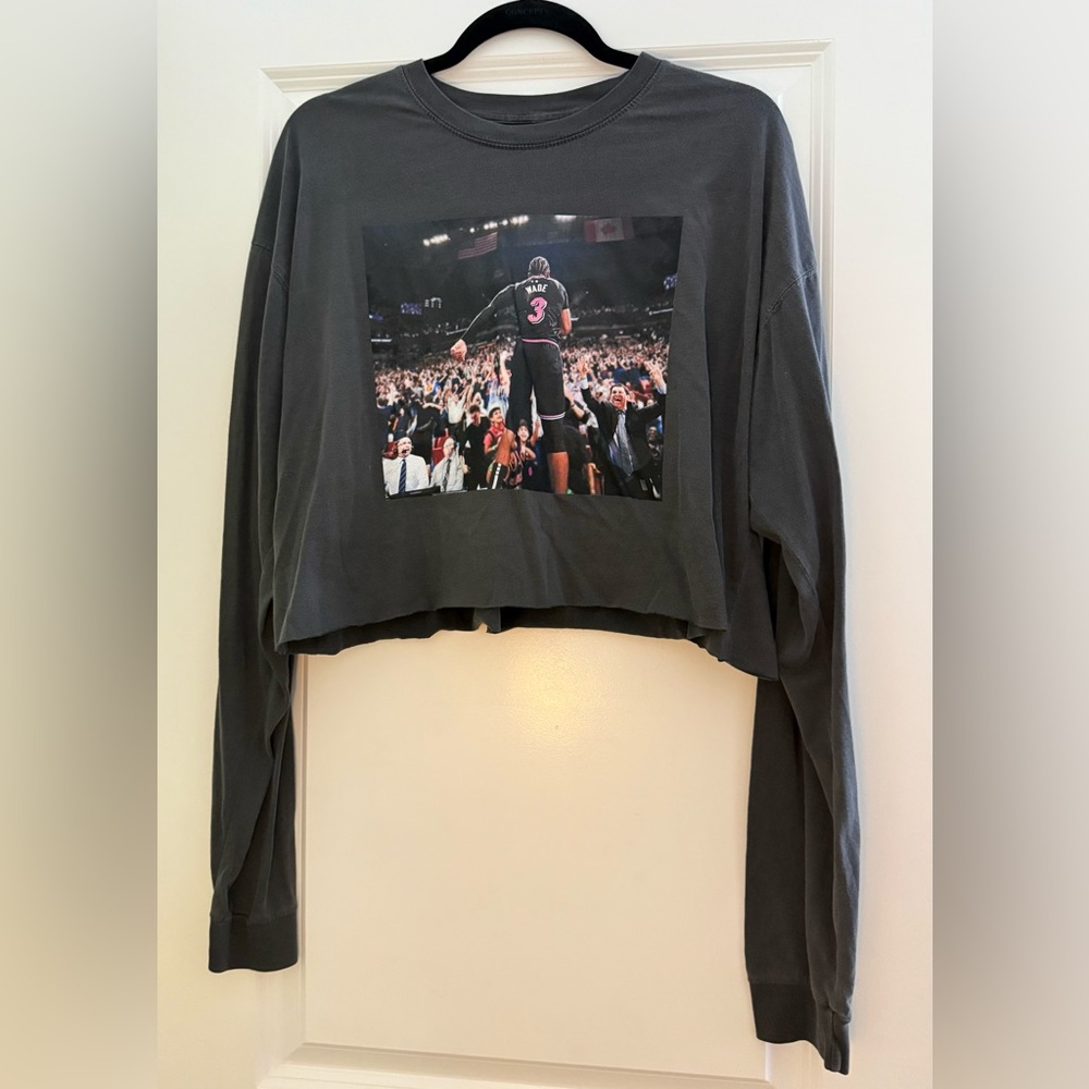 Miami heat Dwyane Wade moments collection Graphic Long Sleeve Cropped Tee SZ XL